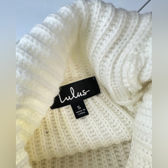 NEW Lulus Women’s Freethinker Cream Fringe Cropped Knit Sweater Sz S - Picture 5 of 11